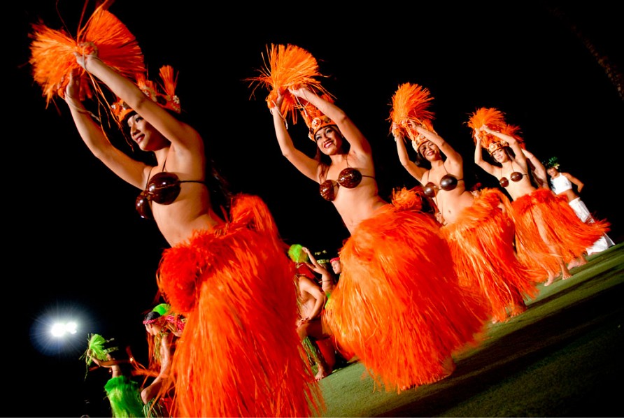 Old Lahaina Luau Hula Dancers